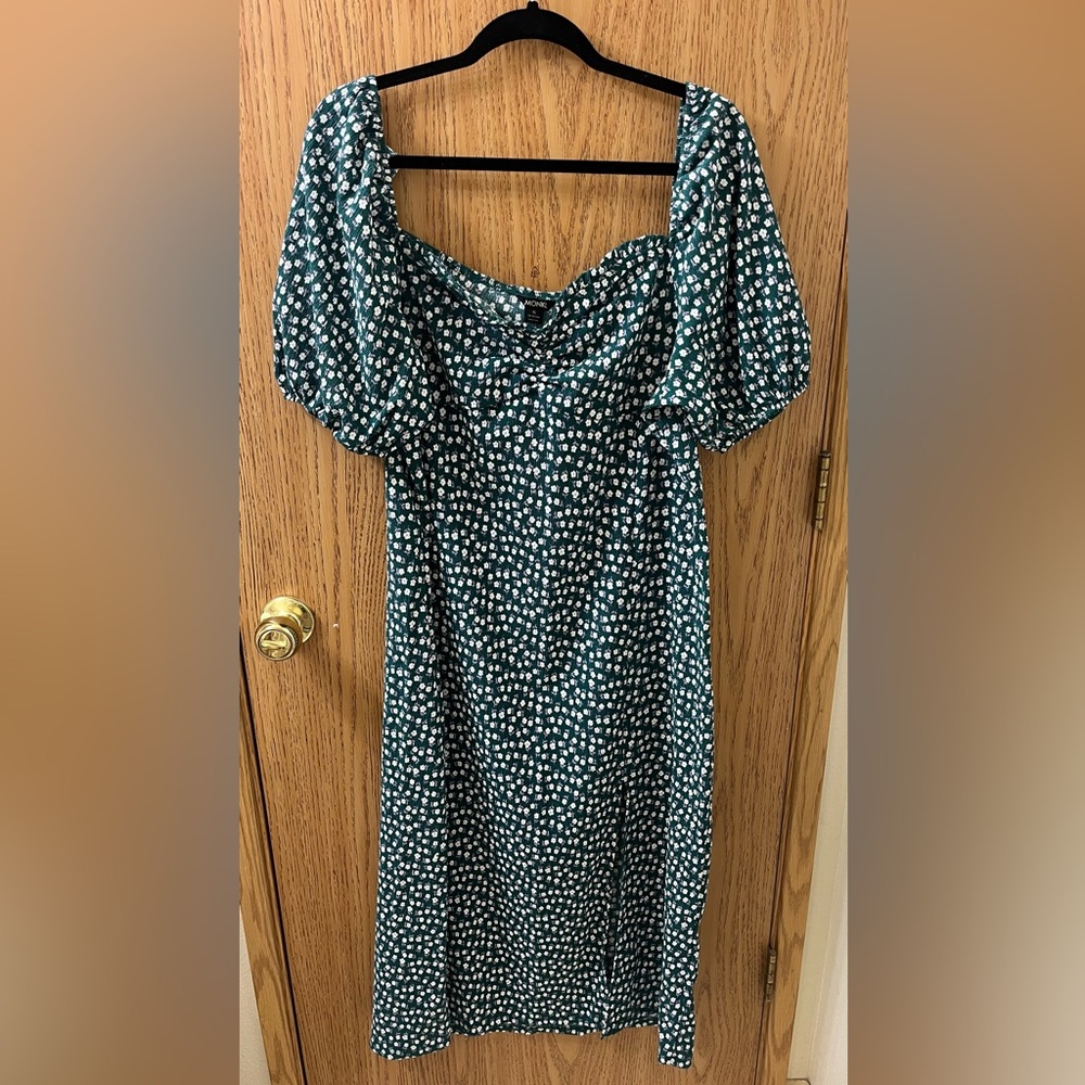 Green Floral Midi Dress with Puff Sleeves